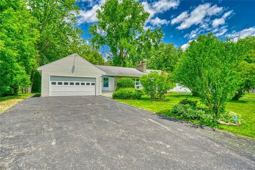 1541 Shoecraft Rd, Penfield, NY, 14526-9707 | Card Image