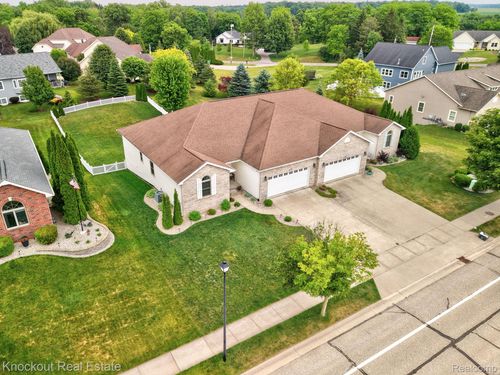 373 Block St, Frankenmuth, MI, 48734-1155 | Card Image