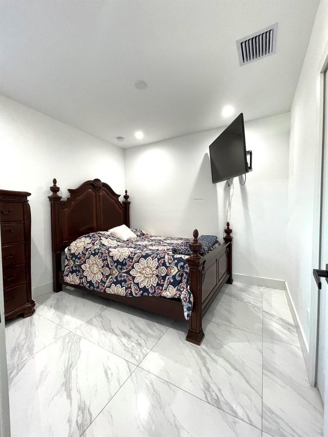 205 Sw Chapman Ave, House other with 4 bedrooms, 2 bathrooms and null parking in Port St. Lucie FL | Image 31