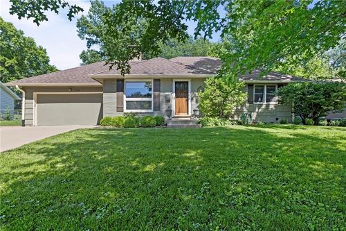7729 Windsor St, Prairie Village, KS, 66208-4025 | Card Image