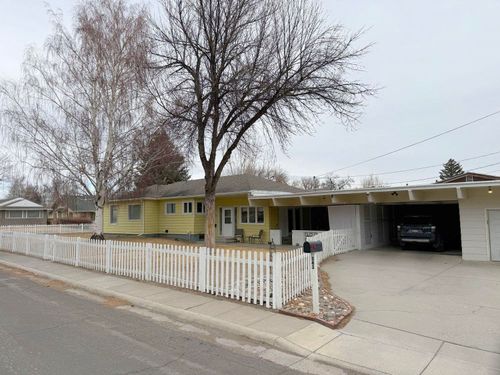 343 1st St, Riverton, WY, 82501-3429 | Card Image