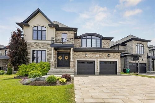 95 Pondcliffe Dr, Kitchener, ON, N2R0M3 | Card Image