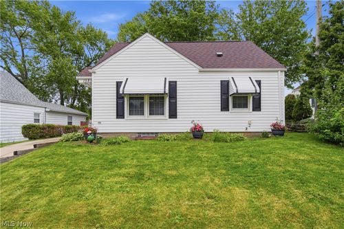 1585 Thornapple Ave, Akron, OH, 44301-2512 | Card Image