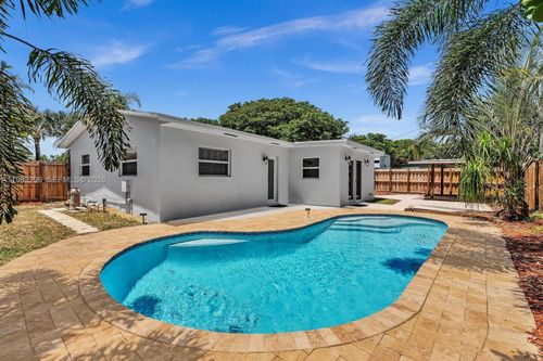 2920 Ne 8th Ter, Pompano Beach, FL, 33064-5335 | Card Image