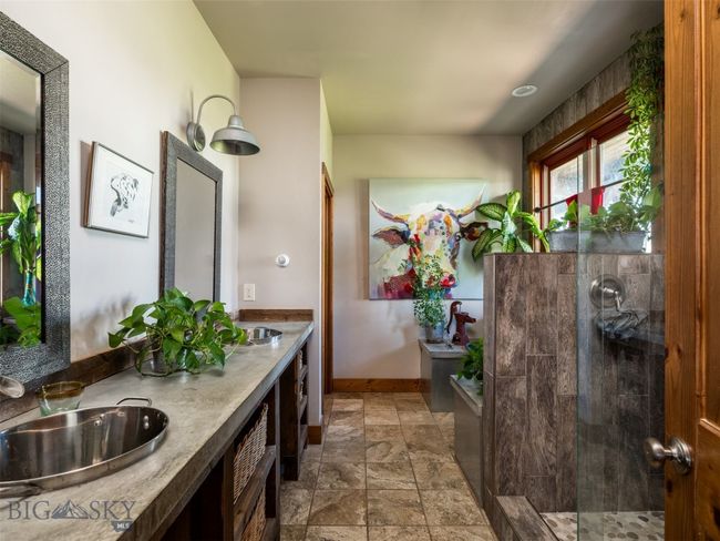 Primary bath | Image 16