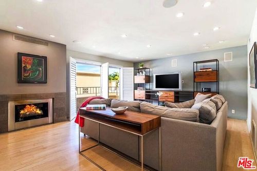 apt-307-1221 N Kings Rd, West Hollywood, CA, 90069-2826 | Card Image