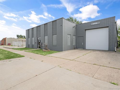 13920 E 9 Mile Road Road, Warren, MI, 48089 | Card Image