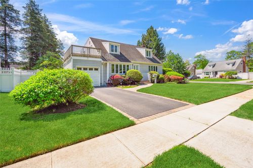 2714 N Shelley Rd, North Bellmore, NY, 11710-2031 | Card Image