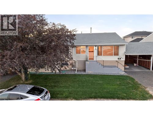 100-800 Valhalla Dr, Kamloops, BC, V2B1R8 | Card Image