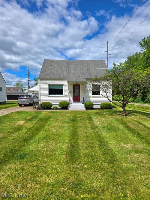 1104 Cassingham Ave, Coshocton, OH, 43812-2526 | Card Image