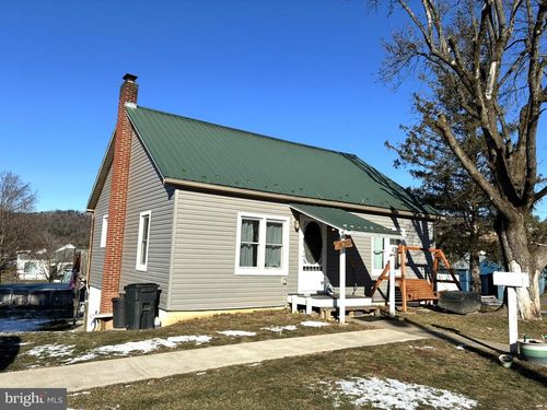 421 James St, LOCK HAVEN, PA, 17745-3039 | Card Image