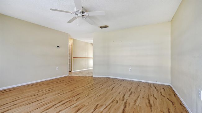 Q-15 - 513 Circlewood Drive, Condo with 2 bedrooms, 2 bathrooms and null parking in Venice FL | Image 7