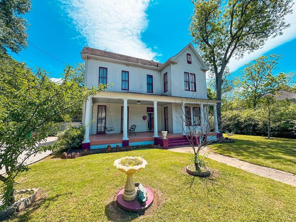 Reagan St, Palestine, TX 75801