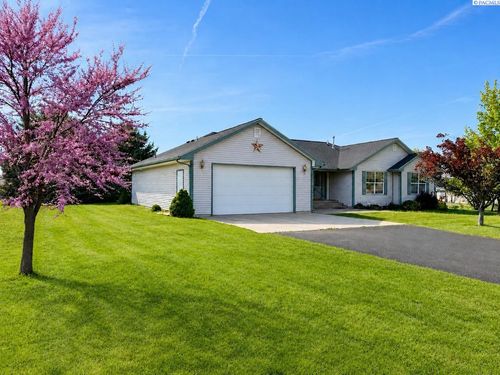 1 N Heglar Ln, Saint John, WA, 99171-8782 | Card Image