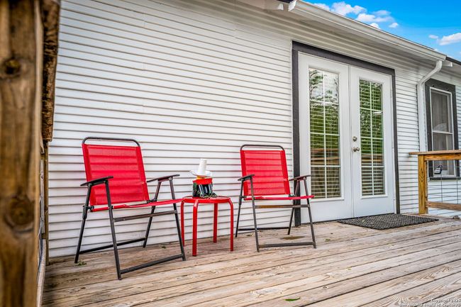 150 W Faust St, House other with 2 bedrooms, 3 bathrooms and null parking in New Braunfels TX | Image 42