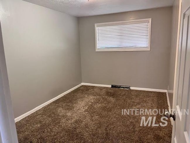 1818 E Terry St, House other with 6 bedrooms, 2 bathrooms and 4 parking in Pocatello ID | Image 16