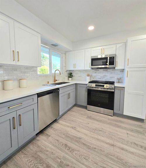 27102 Capilano, Menifee, CA, 92586 | Card Image