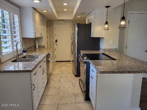 1-711 E North Ln, Phoenix, AZ, 85020-1567 | Card Image
