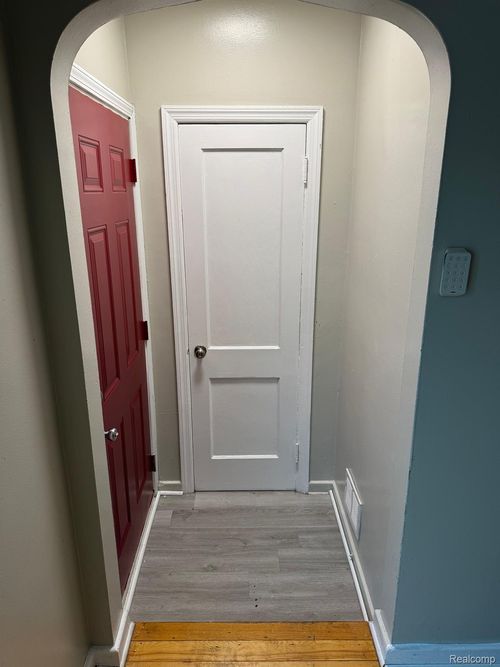 5521 Cadieux Rd, Detroit, MI, 48224-2112 | Card Image