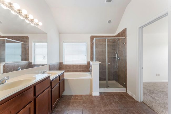 28519 Lockeridge View Dr, House other with 3 bedrooms, 2 bathrooms and 2 parking in Spring TX | Image 36