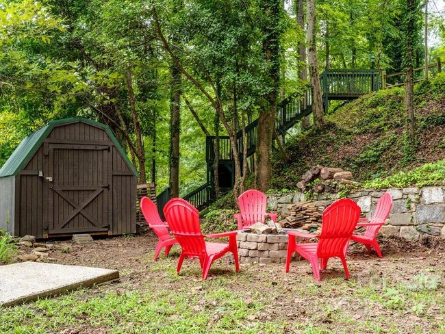 110 Rock Crest Cv, House other with 3 bedrooms, 2 bathrooms and null parking in Lake Lure NC | Image 9