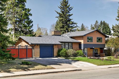 3811 24 St Nw, Calgary, AB, T2L0Y8 | Card Image