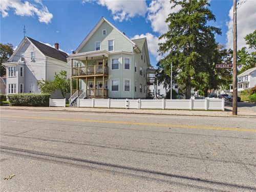 464 North Main Street, Woonsocket, RI, 02895 | Card Image