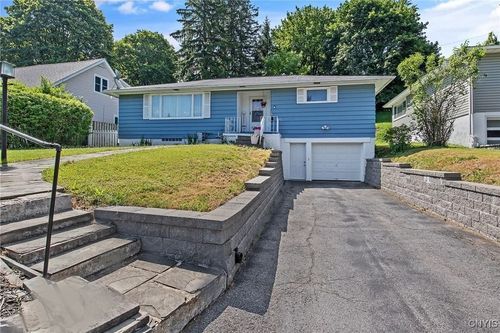 404 Hillsboro Pkwy, Syracuse, NY, 13214-2029 | Card Image