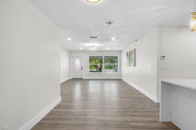 849 Royal Palm Beach Blvd, House other with 4 bedrooms, 3 bathrooms and null parking in Royal Palm Beach FL | Image 8