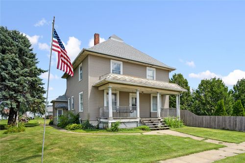 614 Main St, Lowden, IA, 52255-9636 | Card Image