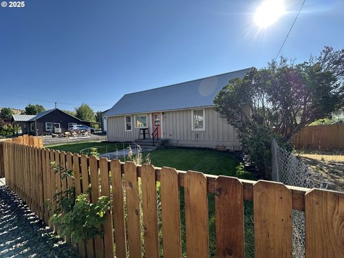 307 N Canyon Blvd, John Day, OR, 97845-1152 | Card Image