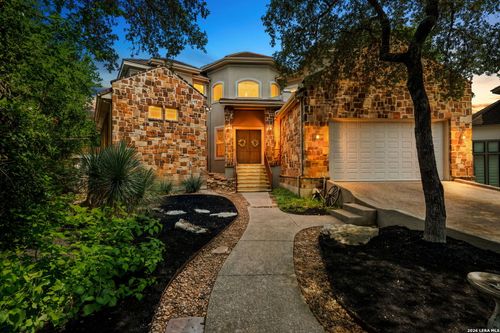 10 Falls Vw, Boerne, TX, 78015-4483 | Card Image
