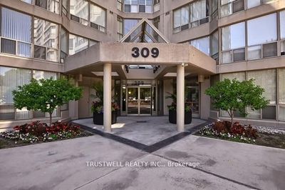 812 - 309 Major Mackenzie Dr E, Condo with 2 bedrooms, 2 bathrooms and 1 parking in Richmond Hill ON | Image 2