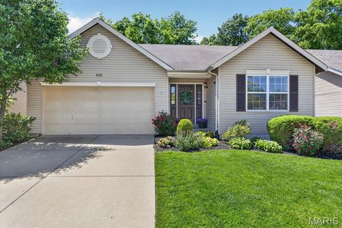 542 Springhurst Pkwy, O Fallon, MO, 63368-7450 | Card Image