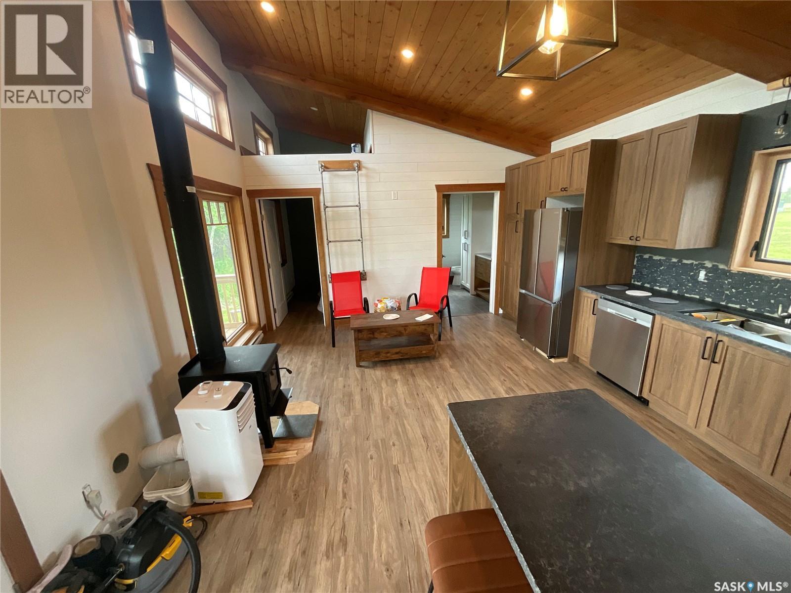 Residential in Hoodoo Rm No. 401 3