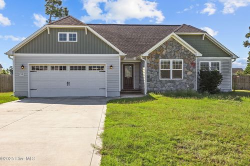 712 Addor Dr, Richlands, NC, 28574-1317 | Card Image