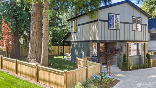 12831 Ne 78th Pl, Kirkland, WA, 98033-8273 | Card Image