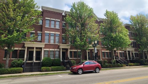 179 Grove Ave, Elgin, IL, 60120-6407 | Card Image