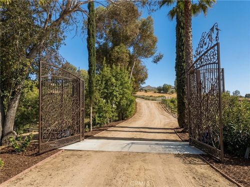 39850 Kapalua Way, Temecula, CA, 92592-8319 | Card Image