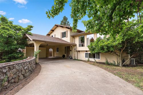 4416 Columbia Dr, Saanich, BC, V8X3L6 | Card Image