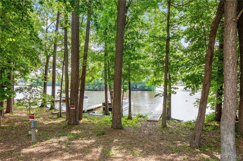 318 Water Pointe Ln, Midlothian, VA, 23112-2264 | Card Image