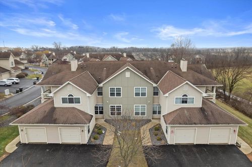 unit-d-9337 S Cobblestone Way, Franklin, WI, 53132 | Card Image