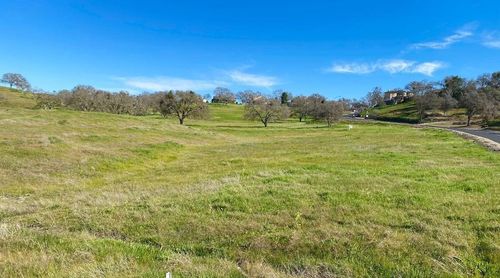 107 Wallace Lake Dr S, Wallace, CA, 95254-7216 | Card Image