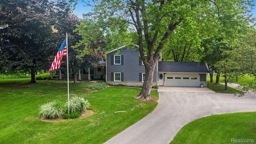 9100 Pine Knob Rd, Clarkston, MI, 48348-3022 | Card Image