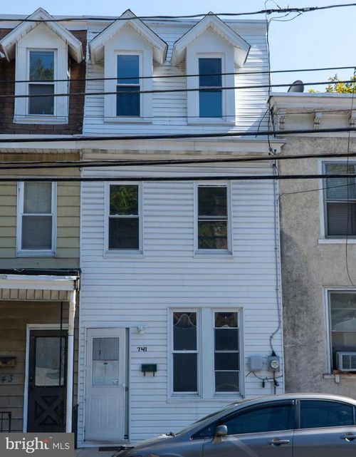 741 E Norwegian St, POTTSVILLE, PA, 17901-2709 | Card Image