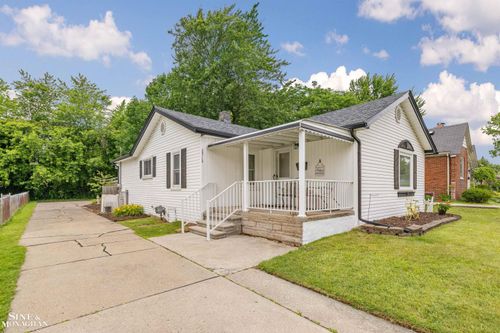 29719 Maplegrove St, Saint Clair Shores, MI, 48082-2804 | Card Image