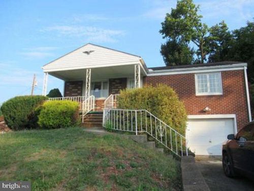 200 Paul Dr, Lower Burrell, PA, 15068-2907 | Card Image