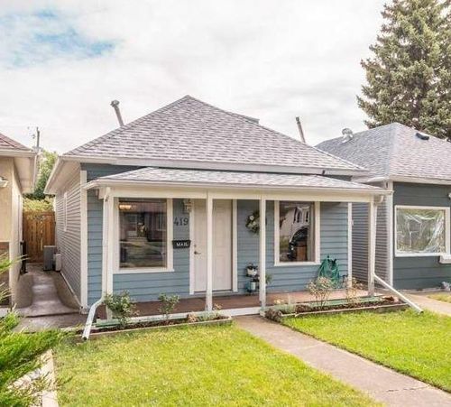 419 12 B St N, House with 2 bedrooms, 2 bathrooms and 2 parking in Lethbridge AB | Card Image