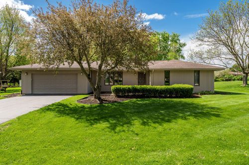11891 Tresemer Rd, Roscoe, IL, 61073-8921 | Card Image