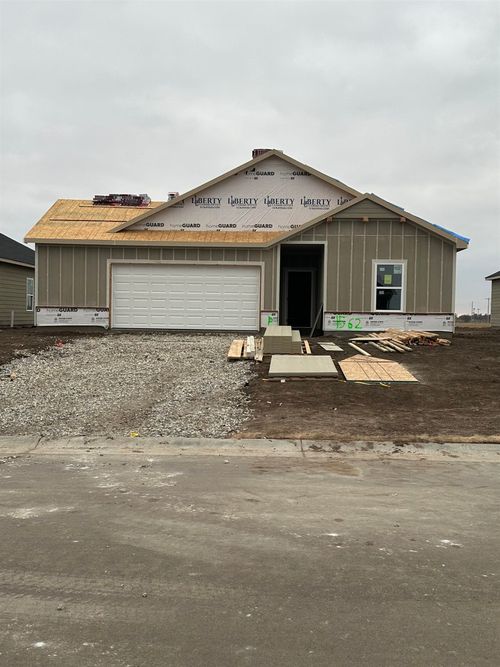 1562 N Emerald Valley Dr, Mulvane, KS, 67110-8625 | Card Image